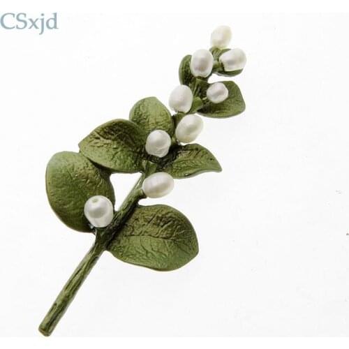 CSxjd New Vintage Brooch Natural pearl Eucalyptus leaves branches Brooch pin Scarf Jewelry