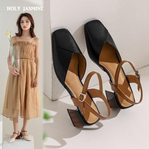 2021 Spring and Summer New Korean Version of The Wild Fashion Chunky-Heel Fairy Wind Shoes Female Baotou Party Sandals Female