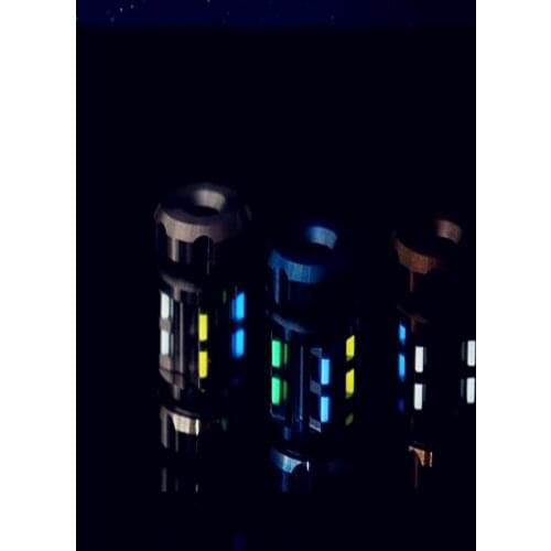 2018 Titanium alloy xenon tube signal lamp Self-luminous pendant outdoor signal bracelet necklace jewelry pendant