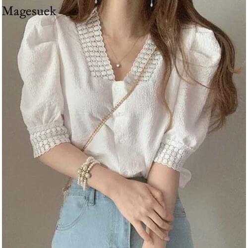 Pleated Loose Women Blouse Summer New Korean Style V-neck Ladies Tops Bubble Short Sleeve Lace Shirts Retro Girl Blusas 13659