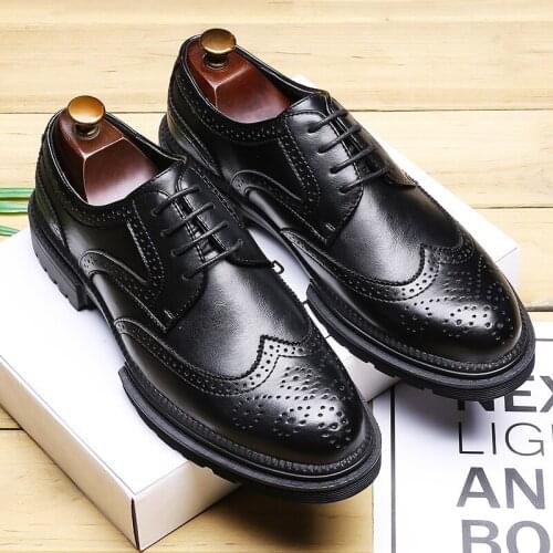 Brogue Man Dress Shoes Mens Fashion Casual Business Shoes for Men Black Office 2021 Oxford Leather Shoes Men Formal Chaussure