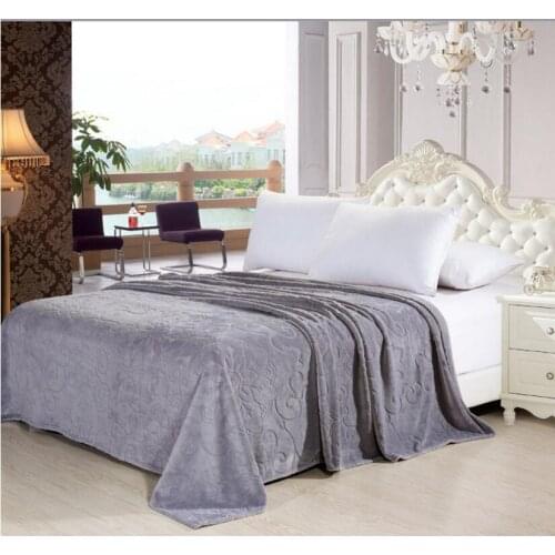 Super Soft Warm bedspread blanket 200x230cm High Density Coral Fleece Blanket Throw on for the sofa/Bed/Car Portable bed sheet