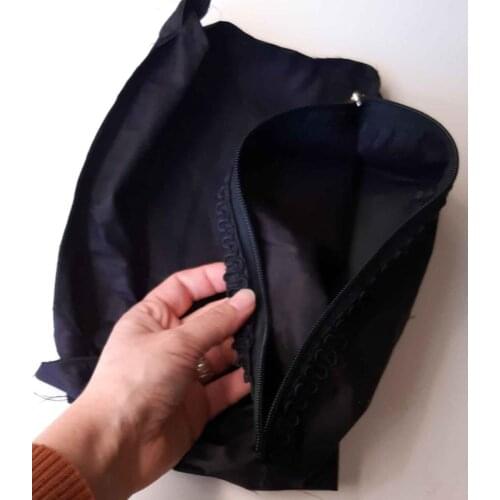 Black 38x38 cm, sewn, even though zipper lining