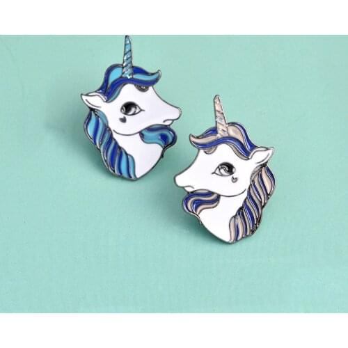 1Pcs Unicorn Metal Badges 2017 New Fashion Brooch Pins For Clothes Badges Icons On Backpack Women Decorative Brooches XZ310