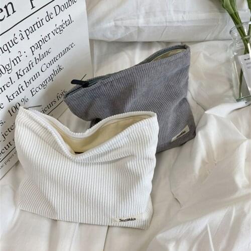 Hylhexyr Cosmetics And Travel Bags