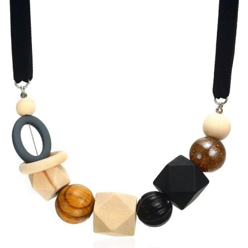 Fashion Womens Wood Beads Necklace for Women Geometric Round Wooden Beaded Necklaces Pendants Adjustable Flannel Chain