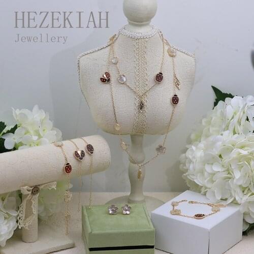 Fashion New Products Ladybug Sweater Chain Spring Plum Necklace Womens Mother Shell Red Agate Rose Gold Elegant Brand Jewelry