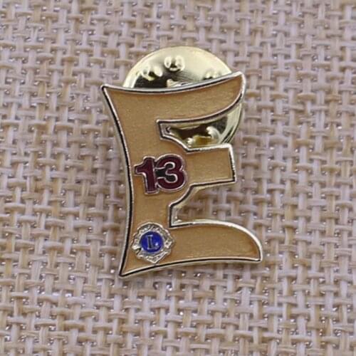 2019 Custom Metal Glitter Pin Badge at Factory Price