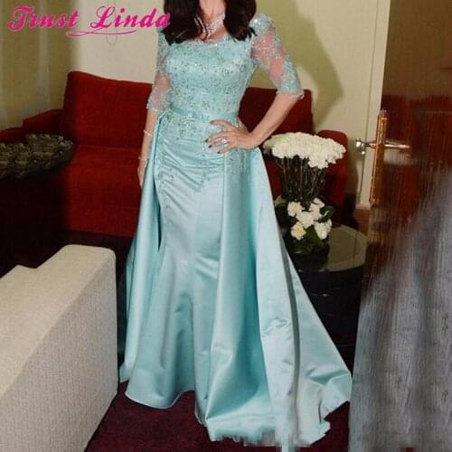 Light Blue Mother of the Bride Dresses Scoop Neck Half Sleeves Lace Appliques Beaded Floor Length Satin Detachable Prom Gowns