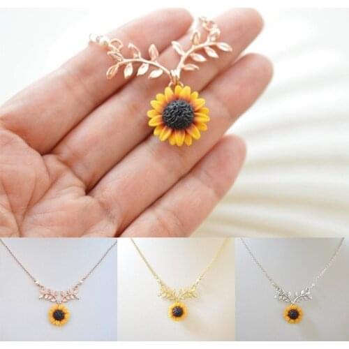 Fashion Creative Cute Leaf Sunflower Pendant Necklace for Women Jewelry Gifts