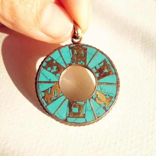 TBP109 Tibetan Mantras Amulet Circle Pendants OM MANI PAD ME HUM
