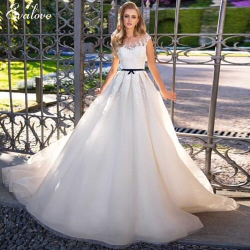 EVALOVE Elegant Scoop Neck Lace Up A-Line Wedding Dress Luxury Cap Sleeve Appliques Black Sashes Customized Vintage Bridal Gown