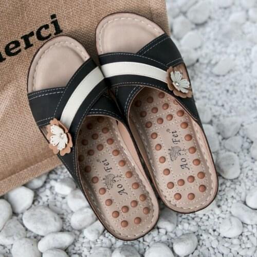 2021 High Quality Woman Slippers PU Leather Flower Sandals Holiday Leisure Beach Shoes Cozy Home Chunky Outdoor Platform Shoes