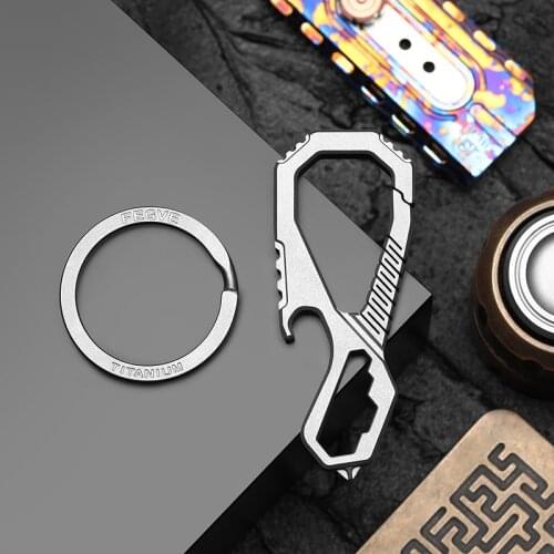 EDC Titanium Alloy Multifunction Luxury Car Keychain Key Ring Screwdriver Wrench Buckle Key Holder For Man Gift Lightweight Tool