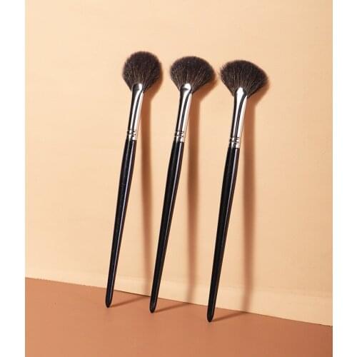 1pc Small Fan Makeup brushes Round Fan setting Highlighter make up brushes Angled blush Goat hair Exquisite Cosmetic tools