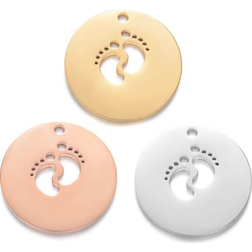 10Pcs/lot 22mm round hollowed out baby foot foot ball pendant mirror polished jewelry accessories DSCSL7565