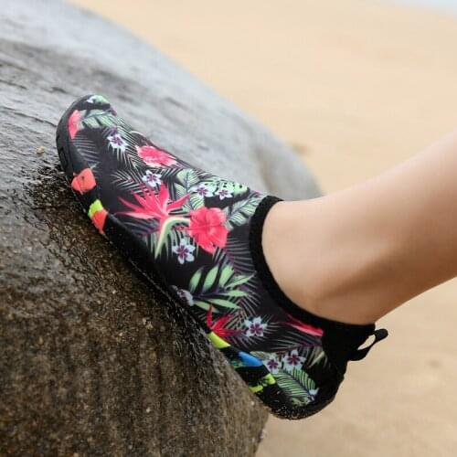 Unisex Aqua beach shoes Sneakers Swimming barefoot Shoe men Shoes Water women Shoes size35-46 zapatilla agua zapatos mujer