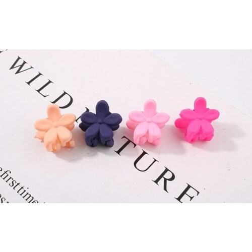 Factory supply 100pcs hairpin candy colored small flowers five-pointed star cartoon hairpin small claws headdress for girl