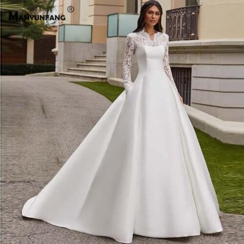 2021 New Arrival Full Sleeve Embroidery Appliques Satin Bridal Ball Gown Custom Made O-Neck with Jacket Button Wedding Dress