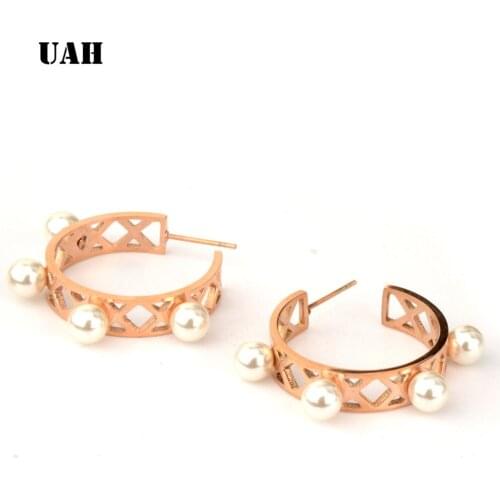 UAH New ! Fashion Fine Jewelry Titanium Stainless Steel Shell Pearl Hollow Roman Text Stud Earrings For Women