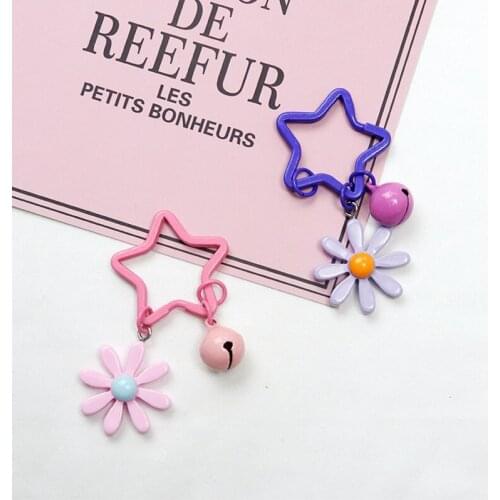 Girl Sweet Creative Daisy Flower Star Keychain Key Holder Car Key Chain Key Ring Backpack Hanging airpods case Accessories Gift