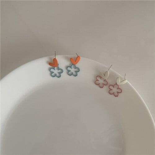 Small Cute Flower Earrings for Women Girls Simple Korean Heart Dangle Drop Earrings Wedding Party Fashion Jewelry Wholesale Gift