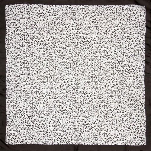 100% Silk Scarf Women Scarf Leopard Hijab Print Scarf Silk Bandana 2019 Foulard Middle Square Silk Scarf Wrap Hot Gift for Lady