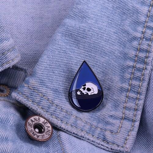 Sad Skeleton Heart-shaped Teardrop Enamel Pin Weeping Skeleton Brooch For Lapel Hat Badge Halloween Gift