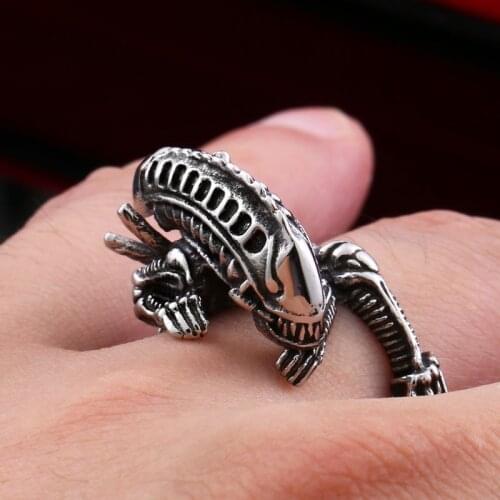 Gothic Alien Predator Ring for Men And Women Cool Stainless Steel Punk Biker Ring Vintage Alien Skull Ring Dropshipping Store