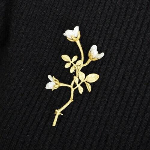 Maywell Star White Brooches For Clothes