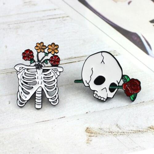 2019 Punk Death Love Enamel brooch Skeleton Rib cage Rose Flower badge brooch Shirt bag Halloween Jewelry Gift for Friends kids