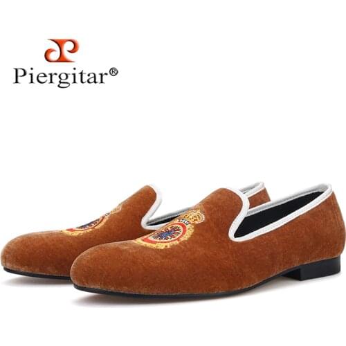 Piergitar Turkey Crown Embroidery Brown Color Men Velvet Shoes Handmade Mens Loafer Slippers Flats Plus Size