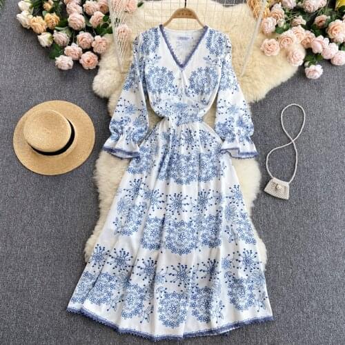 2021 Autumn Holiday Vinatge Blue Printed Flower Dress Women Long Flare Sleeve V Neck Lace Trims Evening Party Robe Vestidos