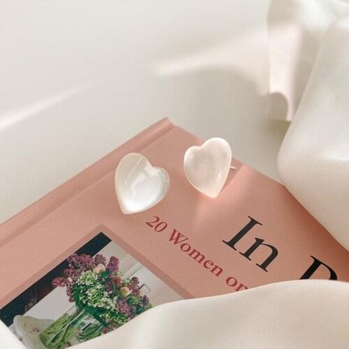 Korean Sweet White Metal Heart Earrings for Women Girl Spray Alloy Love Heart Small Statement Stud Earrings Party Jewelry Gift