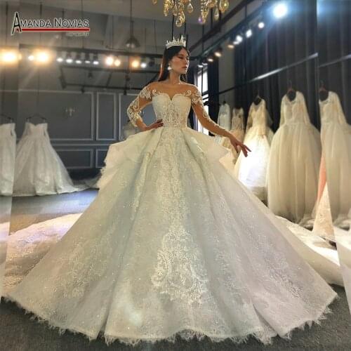 New model wedding dress beautiful lace with luxury long train real work photos