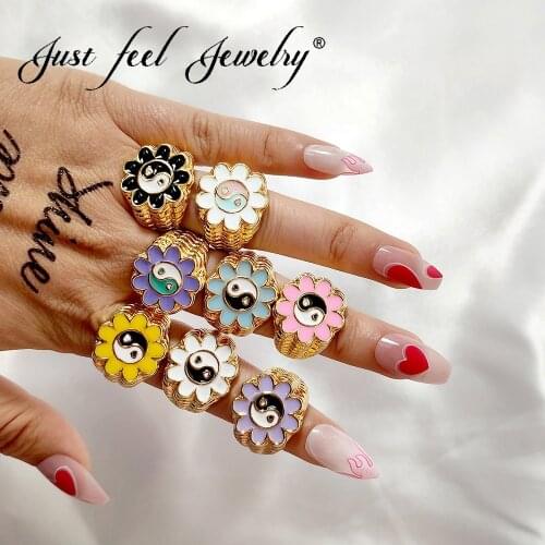 JUST FEEL Fashion New Chunky Flowers Yin and Yang Rings For Women Sweet Cute Multicolor Enamel Ring Geometric Jewelry Party Gift
