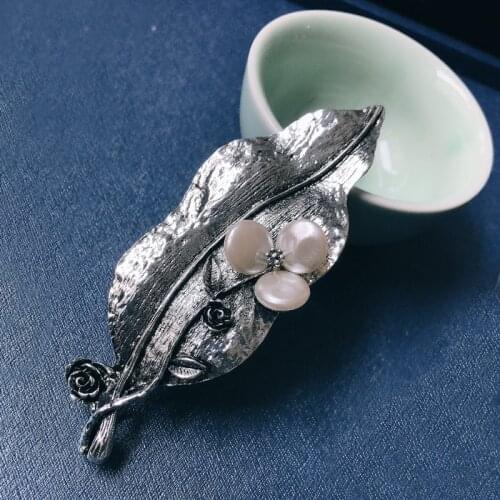 Muylinda Simulated Pearls Big Leaf Brooch Vintage Metal Brooches And Pins Women Sweather Clothes Pin Clip Accessories