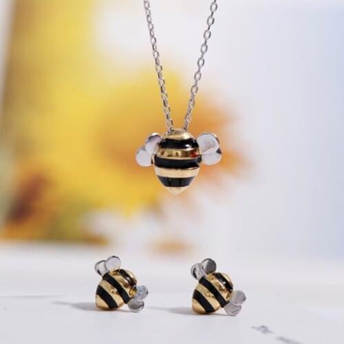 S925 sterling silver necklace with bohemian popular temperament cute bee clavicle chain fashion jewelry for women wholesale