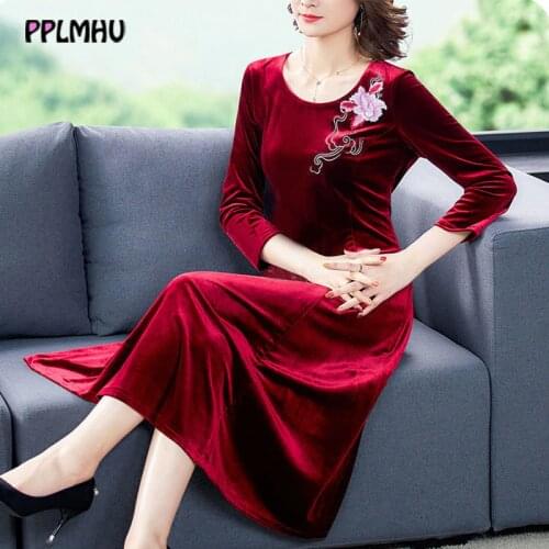 Plus size 5xl 6xl embroidery gold velvet dress elegant fashion loose o-neck maxi dress 2020 fall new moms vintage party vestido