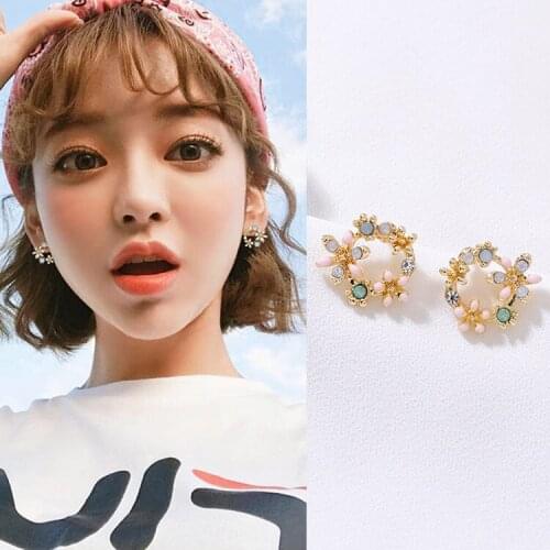 050021 Hipster Earrings Garland Ear Stud Female Elegant Simple Wreath Ear Pendant Petal Ear Stud