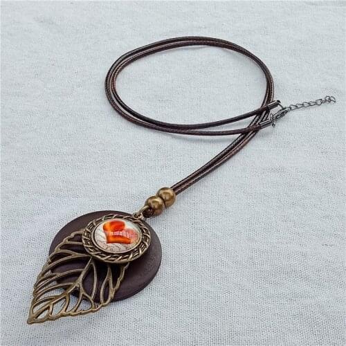 Vintage Wooden LOVE Heart Shaped Leaves for Women Sweater Necklace Accessories Long Leather Necklace Jewelry Christmas Gifts