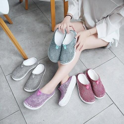 2021 Womens Casual Clogs Breathable Beach Sandals Valentine Slippers Summer Slip On Women Flip Flops Shoes Home Shoes For Unisex