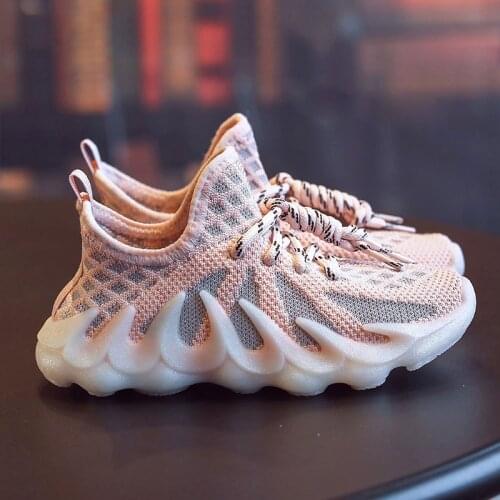 2021 New Comfortable Kids Sneakers Breathable Mesh Running Shoes for Girls Outdoor Walking Shoes Children Fashion Soft Sneakers