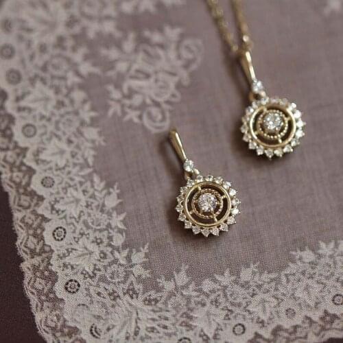 GOLDtutu Vintage Pendants