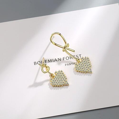 Luxury Engagement Party Gift Of Earring Drops For Women Asymmetry Drops With Heart Shape Silver Shinny Crystals Inside Jewerly