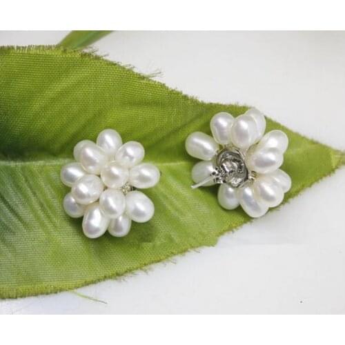 Mode véritable blanc perle de riz d'eau douce fleur 18 KWGP boucles d'oreilles