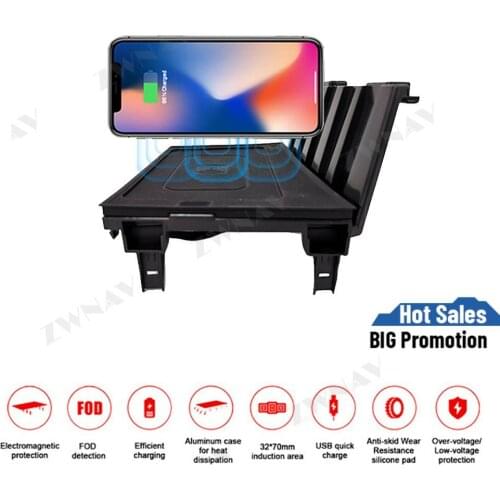 QI car Fast wireless charger For Hyundai Santa Fe 2018 car Infrared Fast Wireless Charging Car Phone Holder for iphone Samsung