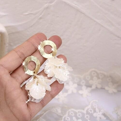 2021 New Arrival Shell Trendy Geometric Dangle Earrings For Women Golden Shell Petal Eardrop Bohemian Drop Earrings Jewerly