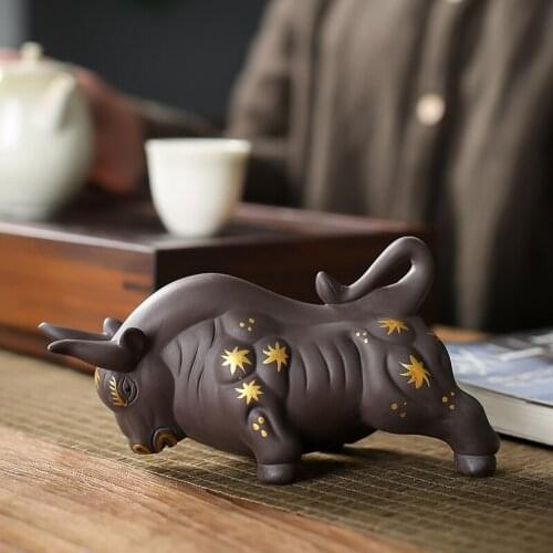Purple Clay Stroke Gold Design Bull Solicit Wealth Tea Pet Mascot Exquisite Crafts Ornament Office Decoration Business Gift