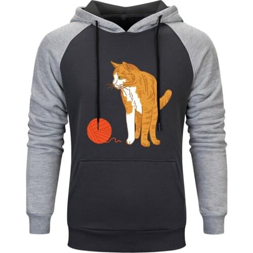 Cat for playing ball Raglan Hooded Mens Fashion Sweatshirt Hoodie Leisure Hipster Pullovers Casual Tops Clothes Supoleron Hombre